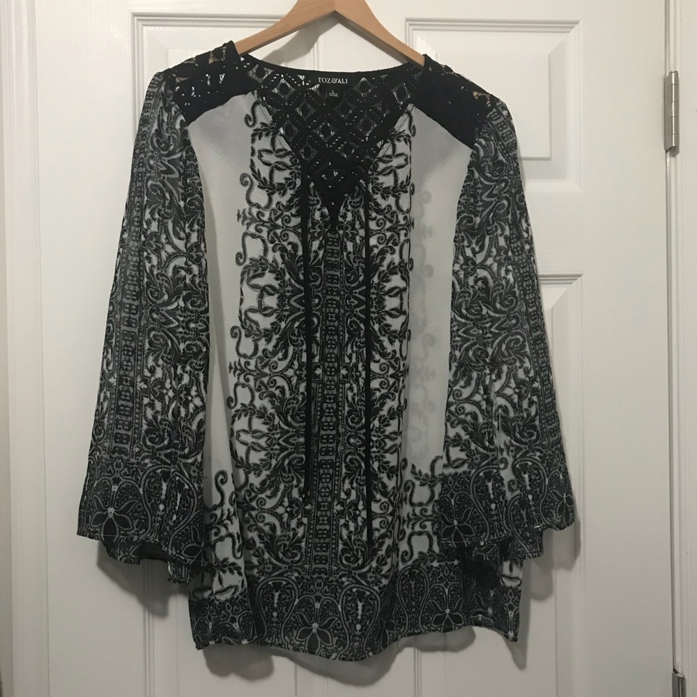 Roz & Ali Black and White Chiffon Blouse